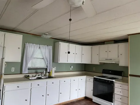 96 Whippoorwill Street Seabrook NH 03874