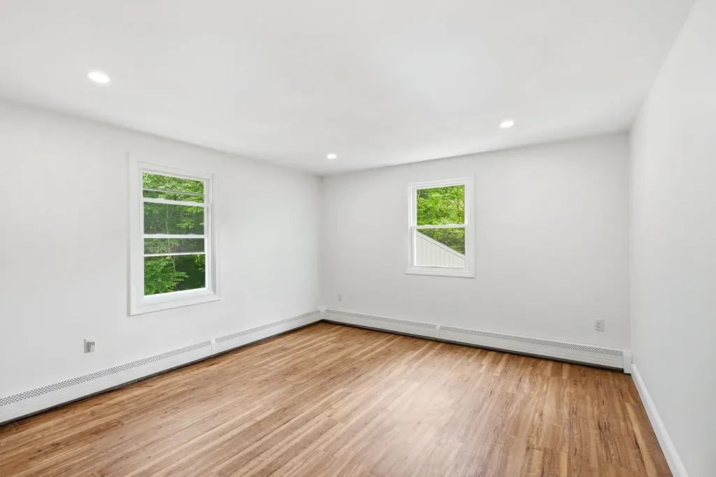 632 Raymond Road Chester NH 03036