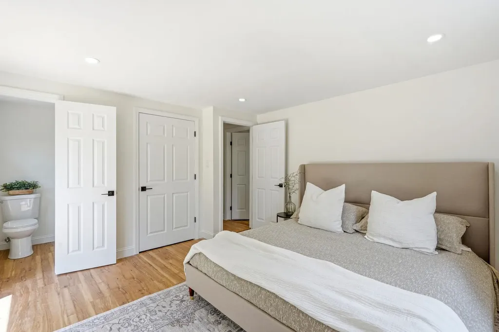 632 Raymond Road Chester NH 03036