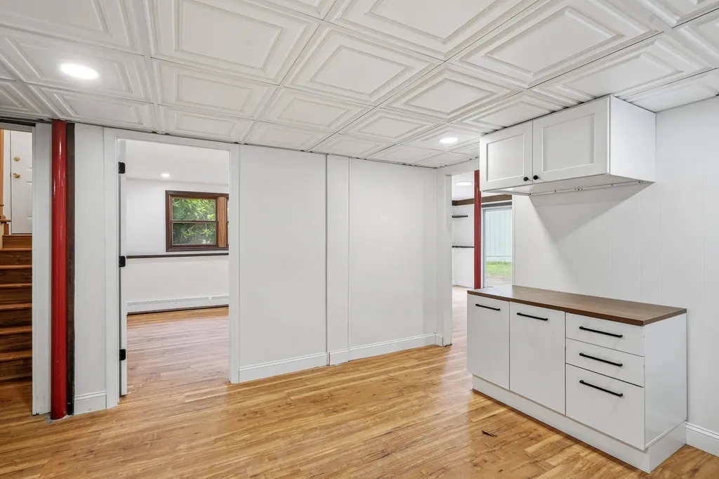 632 Raymond Road Chester NH 03036