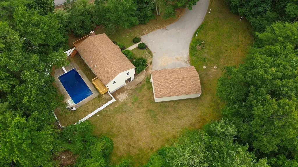 632 Raymond Road Chester NH 03036