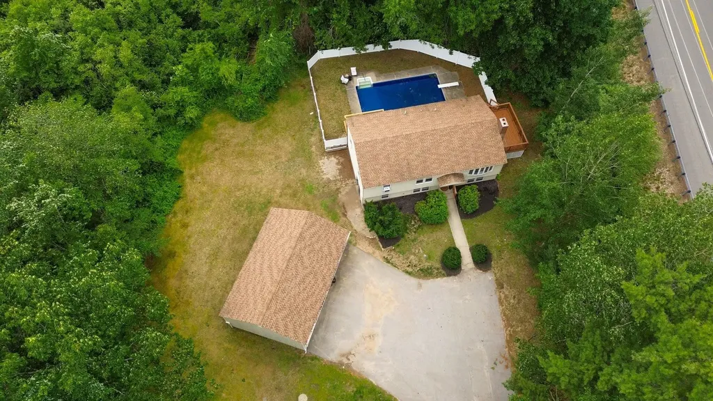 632 Raymond Road Chester NH 03036