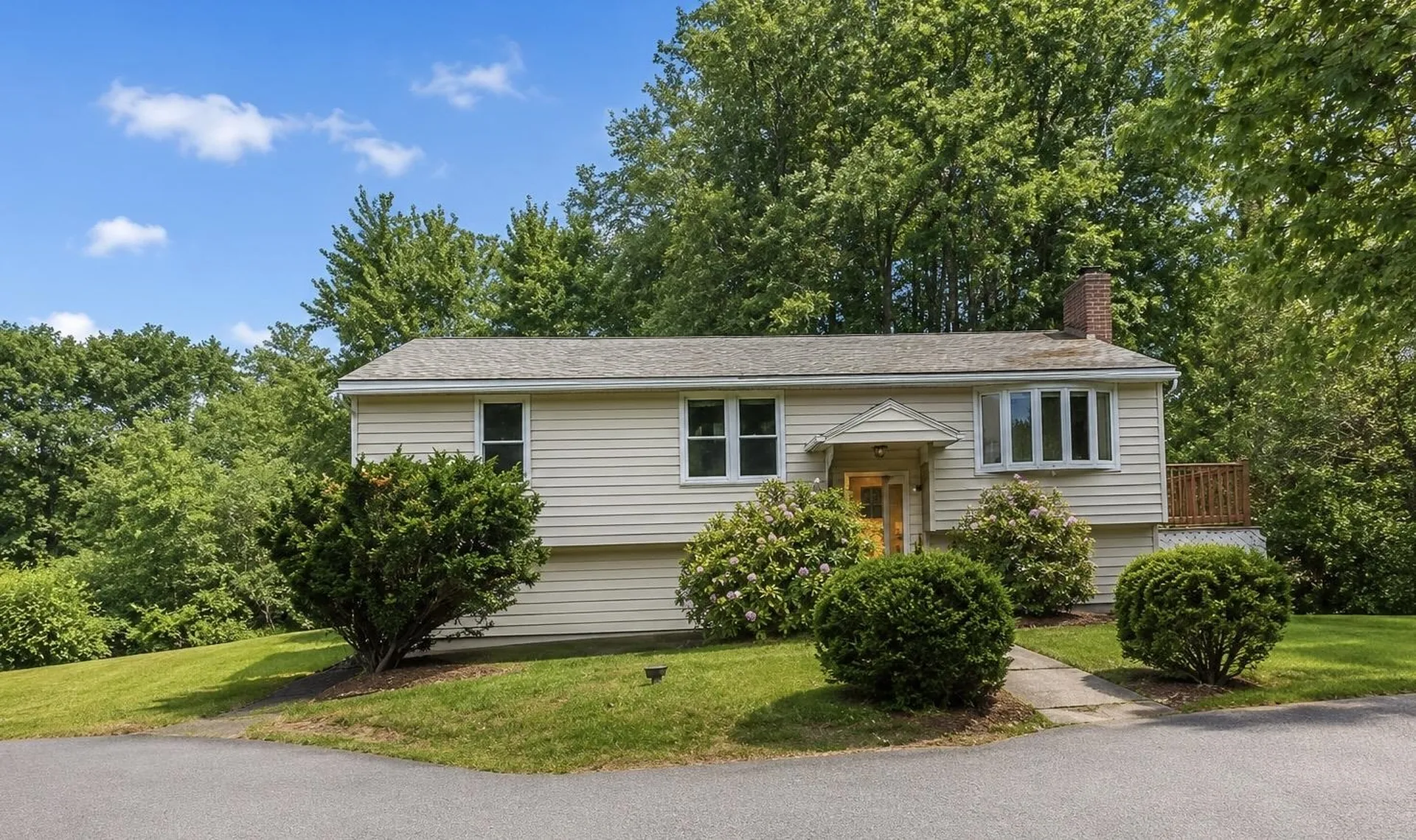 632 Raymond Road Chester NH 03036