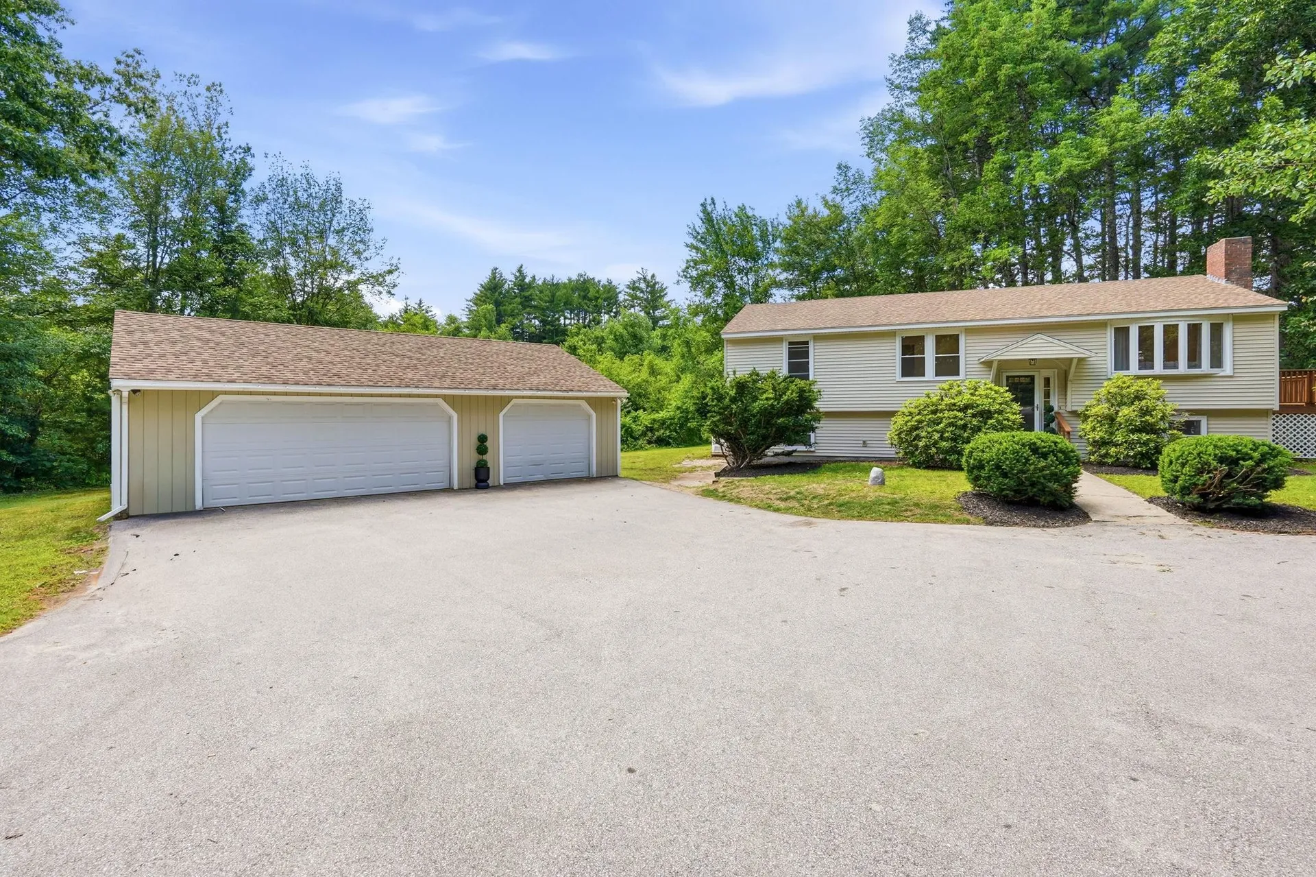 632 Raymond Road Chester NH 03036