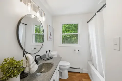 632 Raymond Road Chester NH 03036