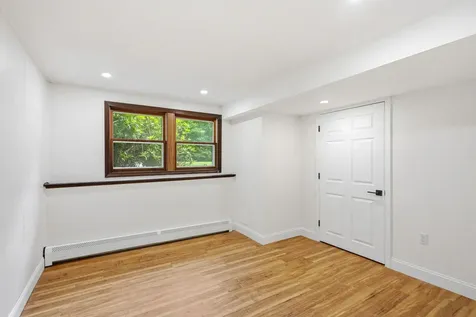 632 Raymond Road Chester NH 03036