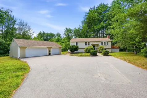 632 Raymond Road Chester NH 03036