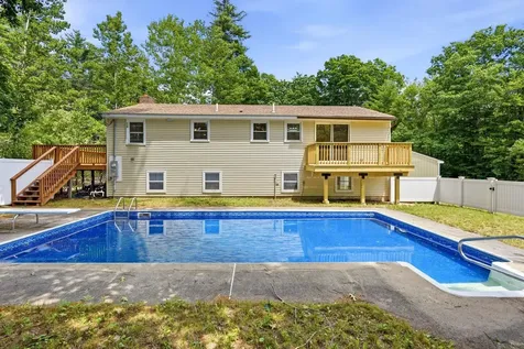 632 Raymond Road Chester NH 03036