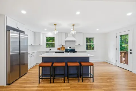 632 Raymond Road Chester NH 03036