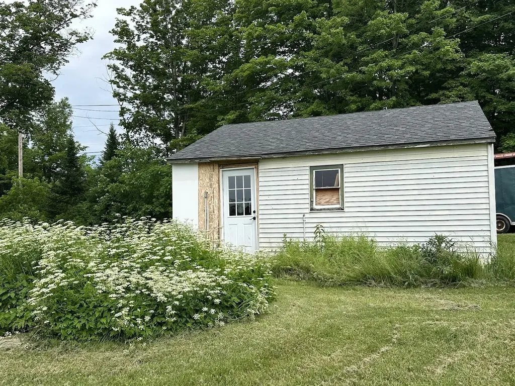 65 Saltis Road Poultney VT 05764