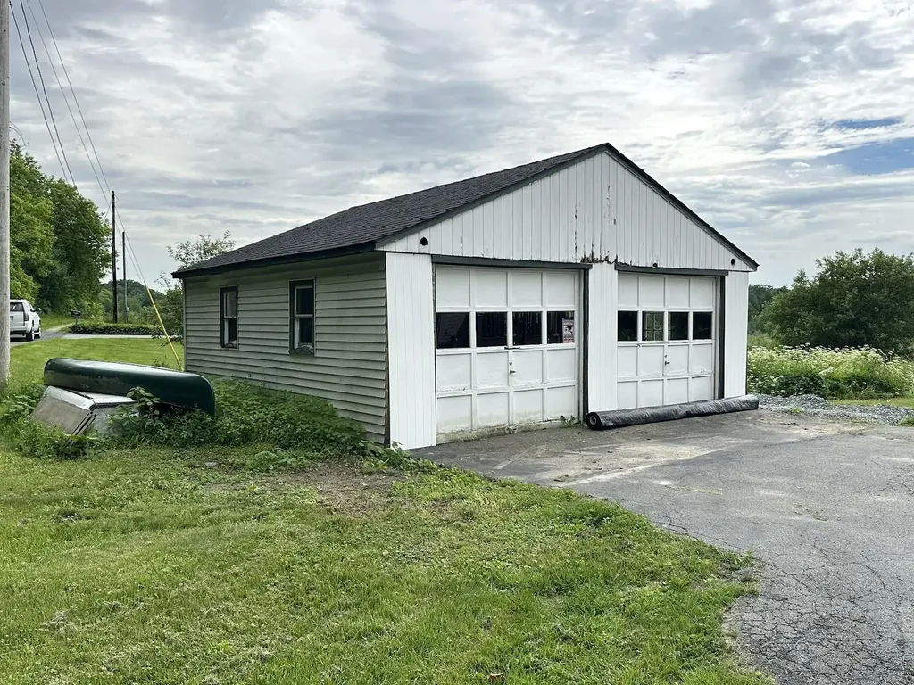 65 Saltis Road Poultney VT 05764