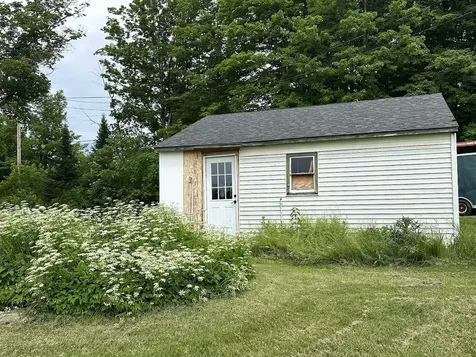 65 Saltis Road Poultney VT 05764