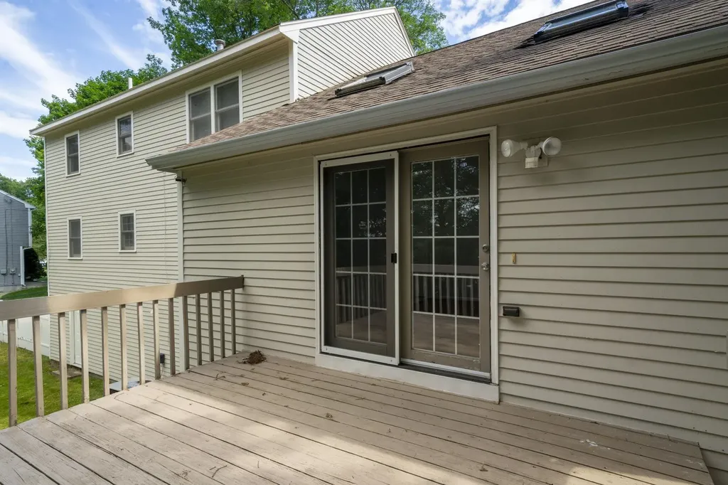 50 Spindlewick Drive Nashua NH 03062