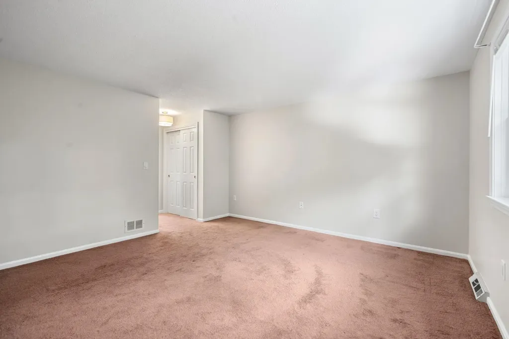 50 Spindlewick Drive Nashua NH 03062