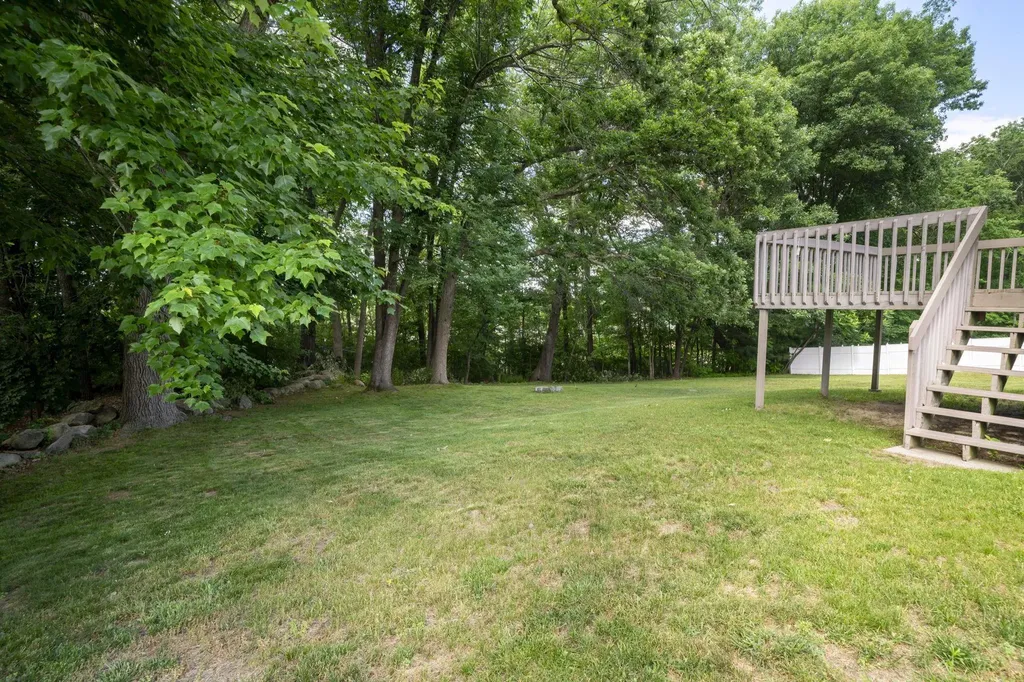 50 Spindlewick Drive Nashua NH 03062
