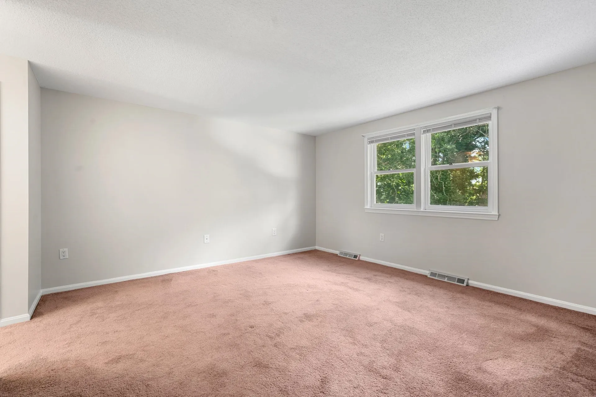 50 Spindlewick Drive Nashua NH 03062