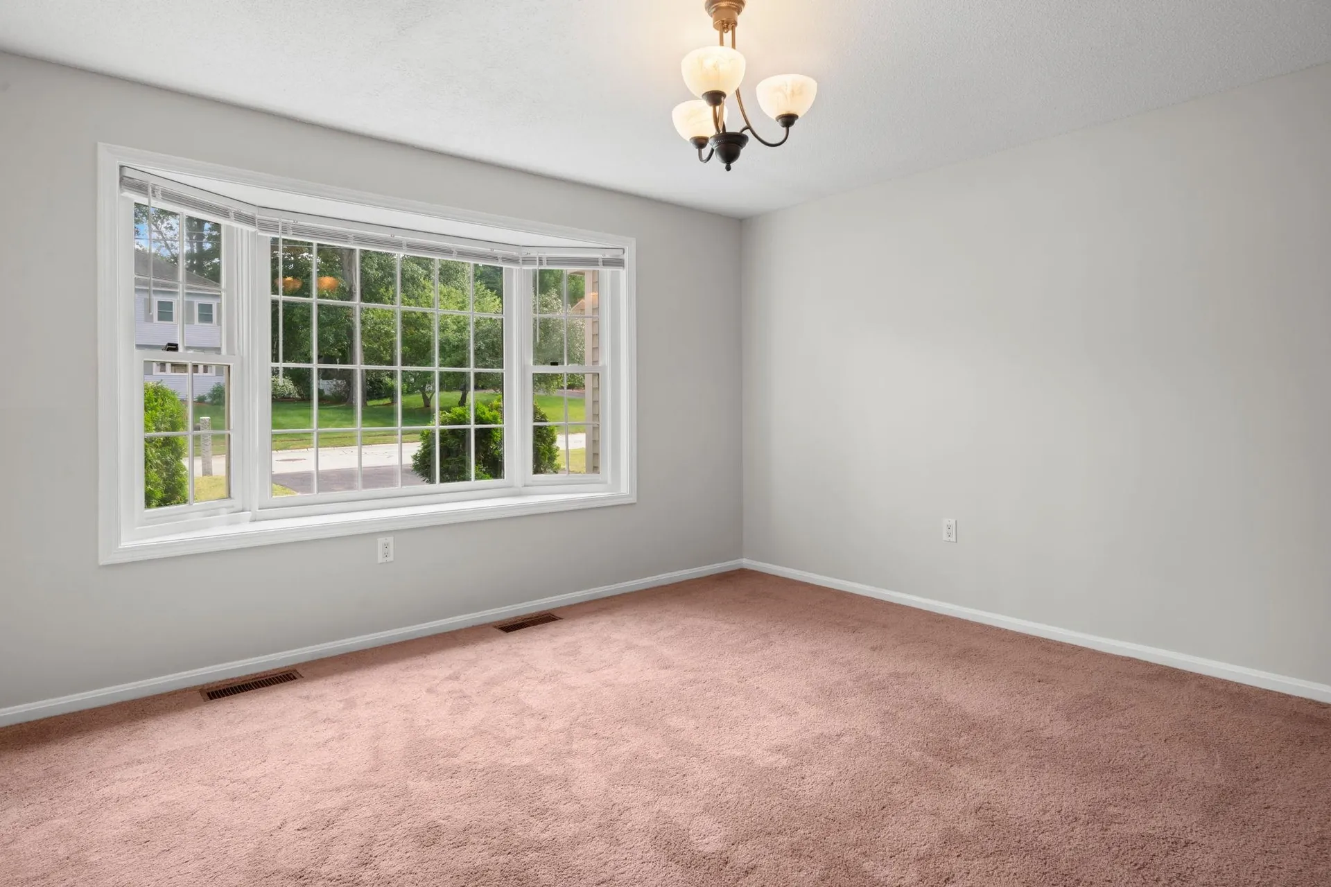 50 Spindlewick Drive Nashua NH 03062