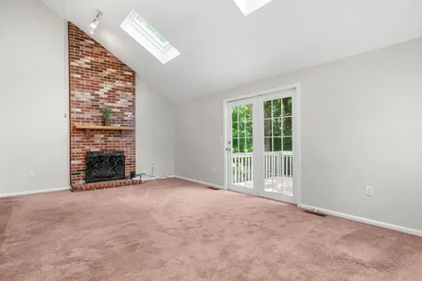 50 Spindlewick Drive Nashua NH 03062