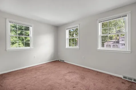 50 Spindlewick Drive Nashua NH 03062