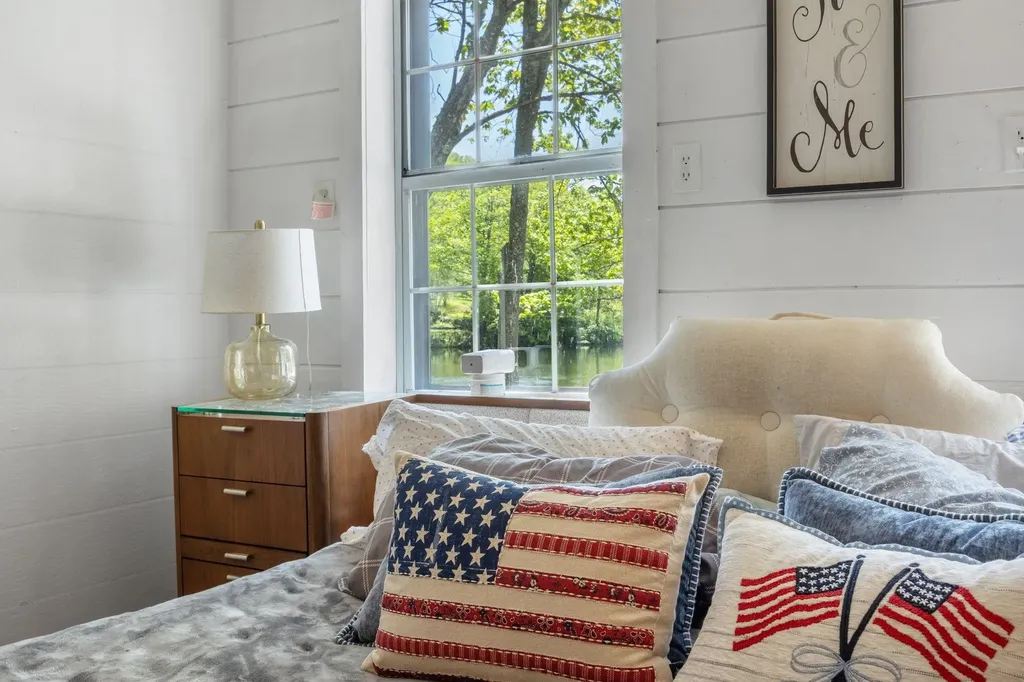 30 Riverside Drive Ashland NH 03217