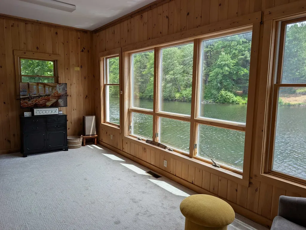 30 Riverside Drive Ashland NH 03217