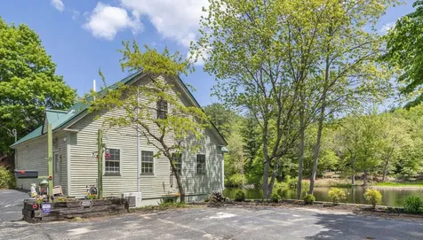 30 Riverside Drive Ashland NH 03217