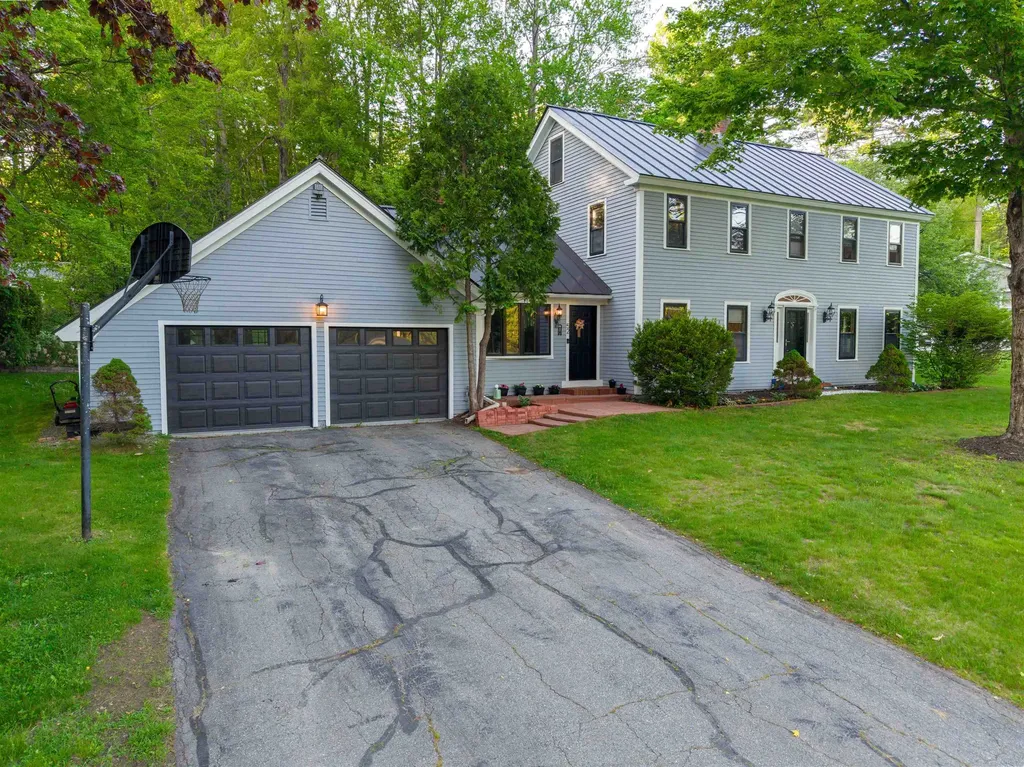 52 Ledgewood Road Claremont NH 03743