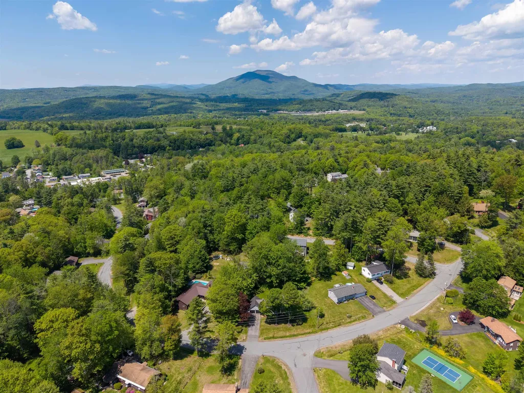 52 Ledgewood Road Claremont NH 03743
