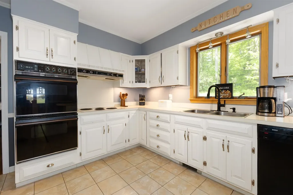 52 Ledgewood Road Claremont NH 03743