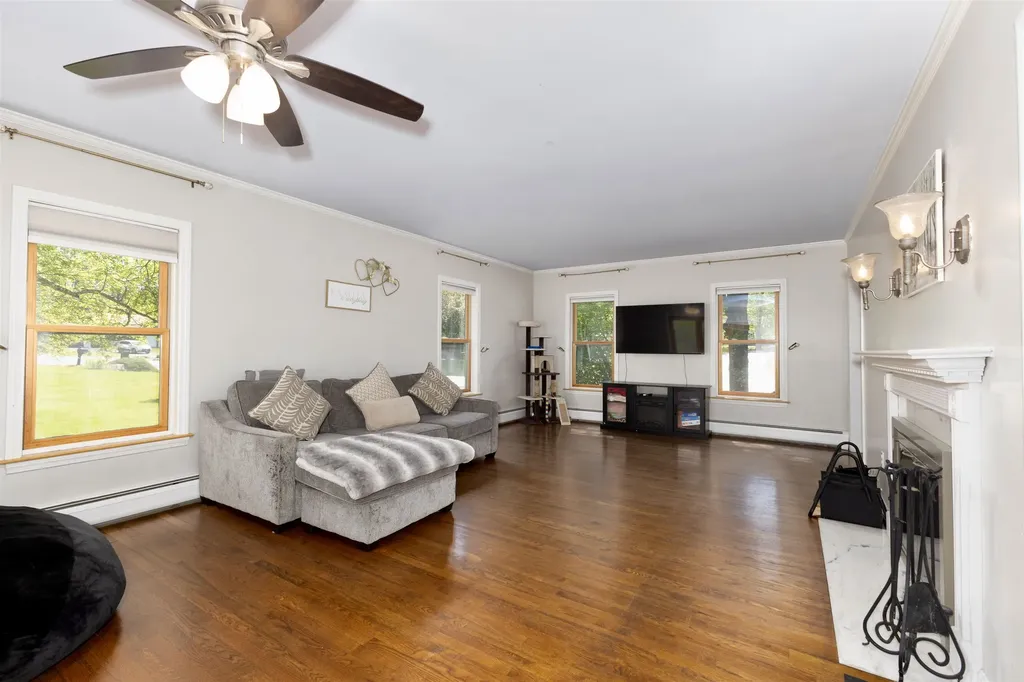 52 Ledgewood Road Claremont NH 03743