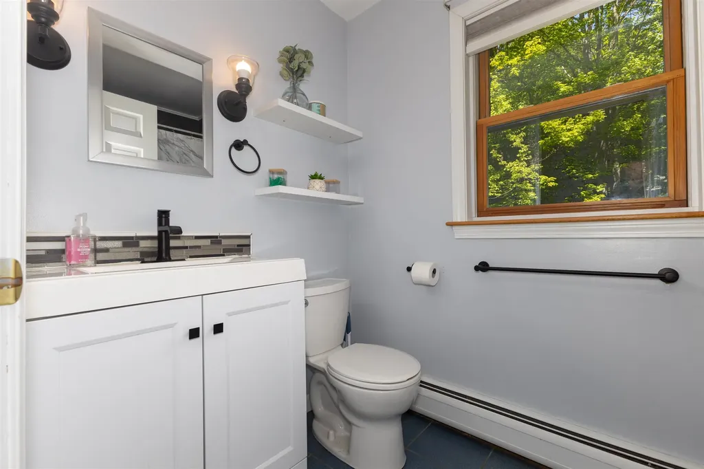 52 Ledgewood Road Claremont NH 03743