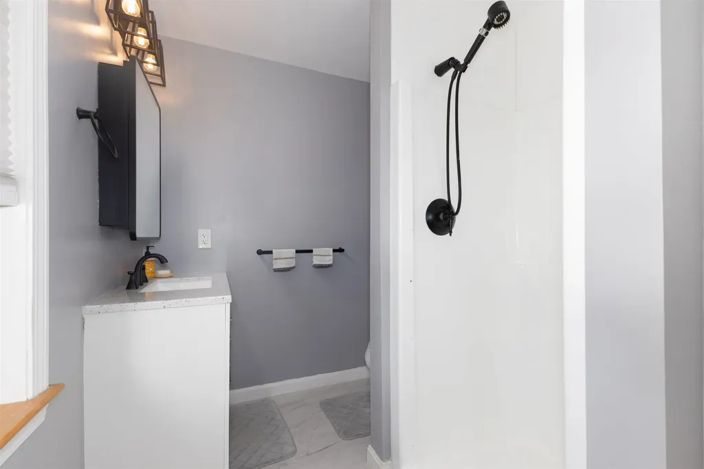 52 Ledgewood Road Claremont NH 03743