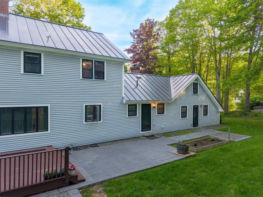 52 Ledgewood Road Claremont NH 03743