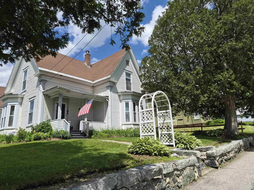 48 Middle Street Lancaster NH 03584