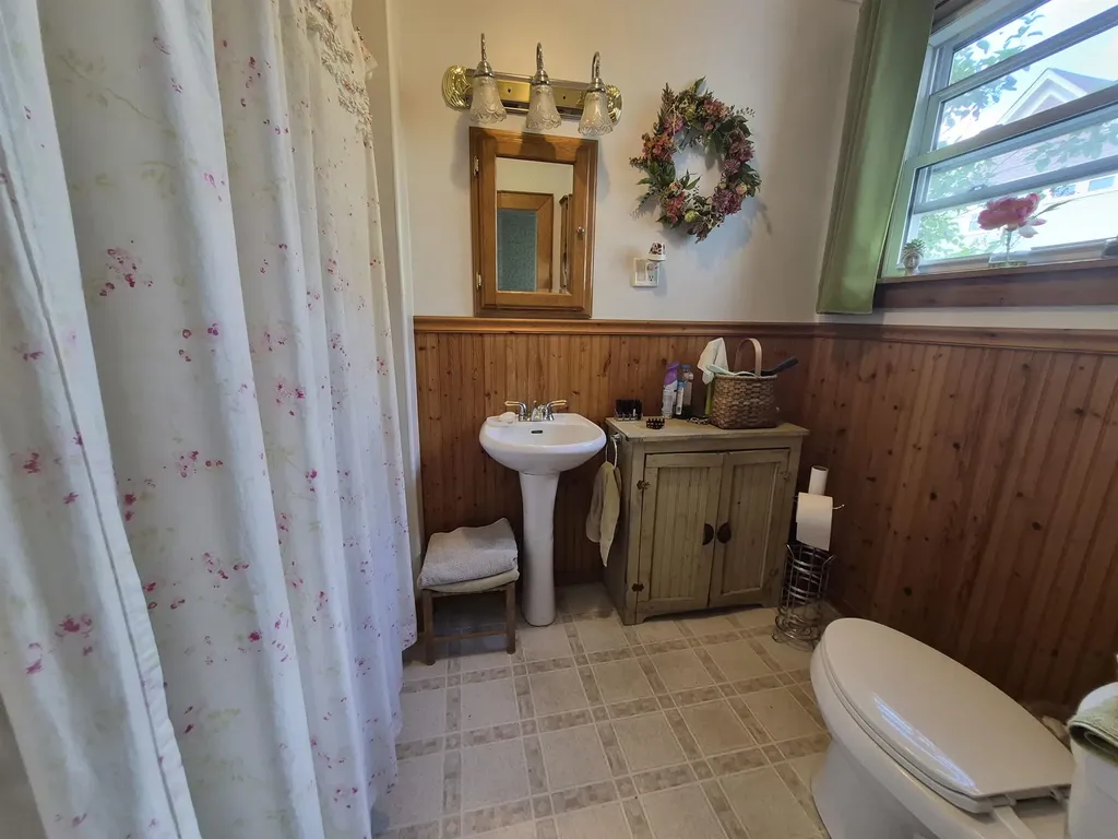 48 Middle Street Lancaster NH 03584