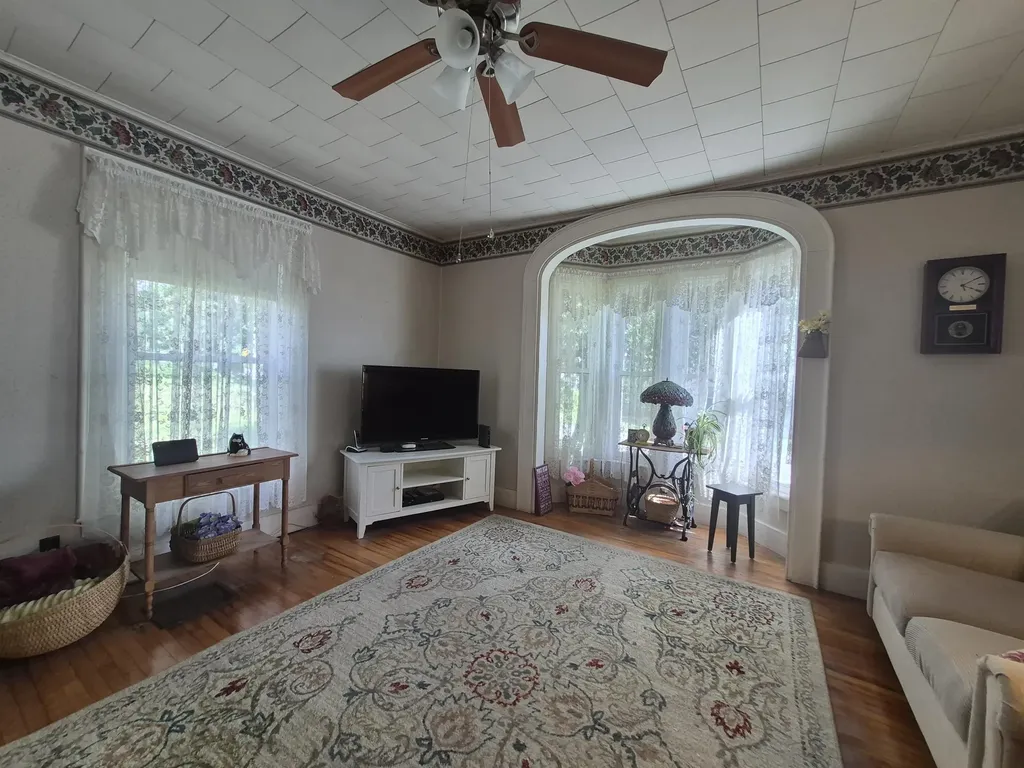 48 Middle Street Lancaster NH 03584