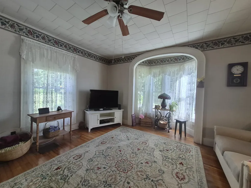 48 Middle Street Lancaster NH 03584