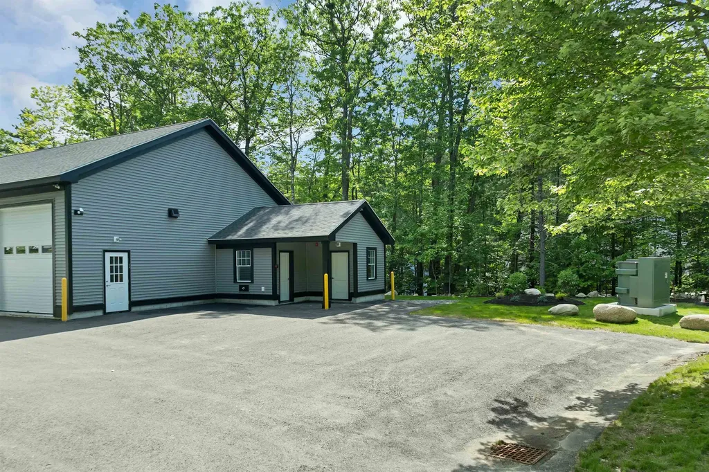2685 Lake Shore Road Gilford NH 03249