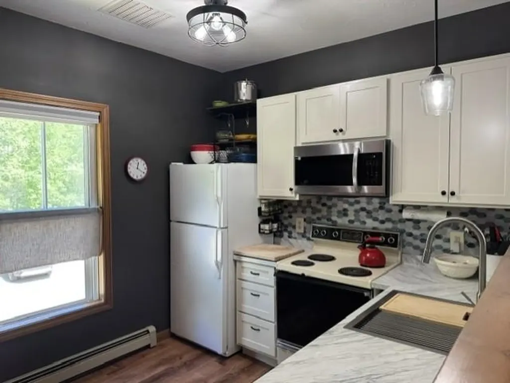 1294 Rte 175 Route Campton NH 03223