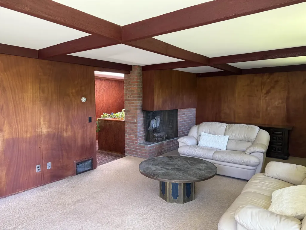 211 Pleasant Valley Road Brattleboro VT 05301
