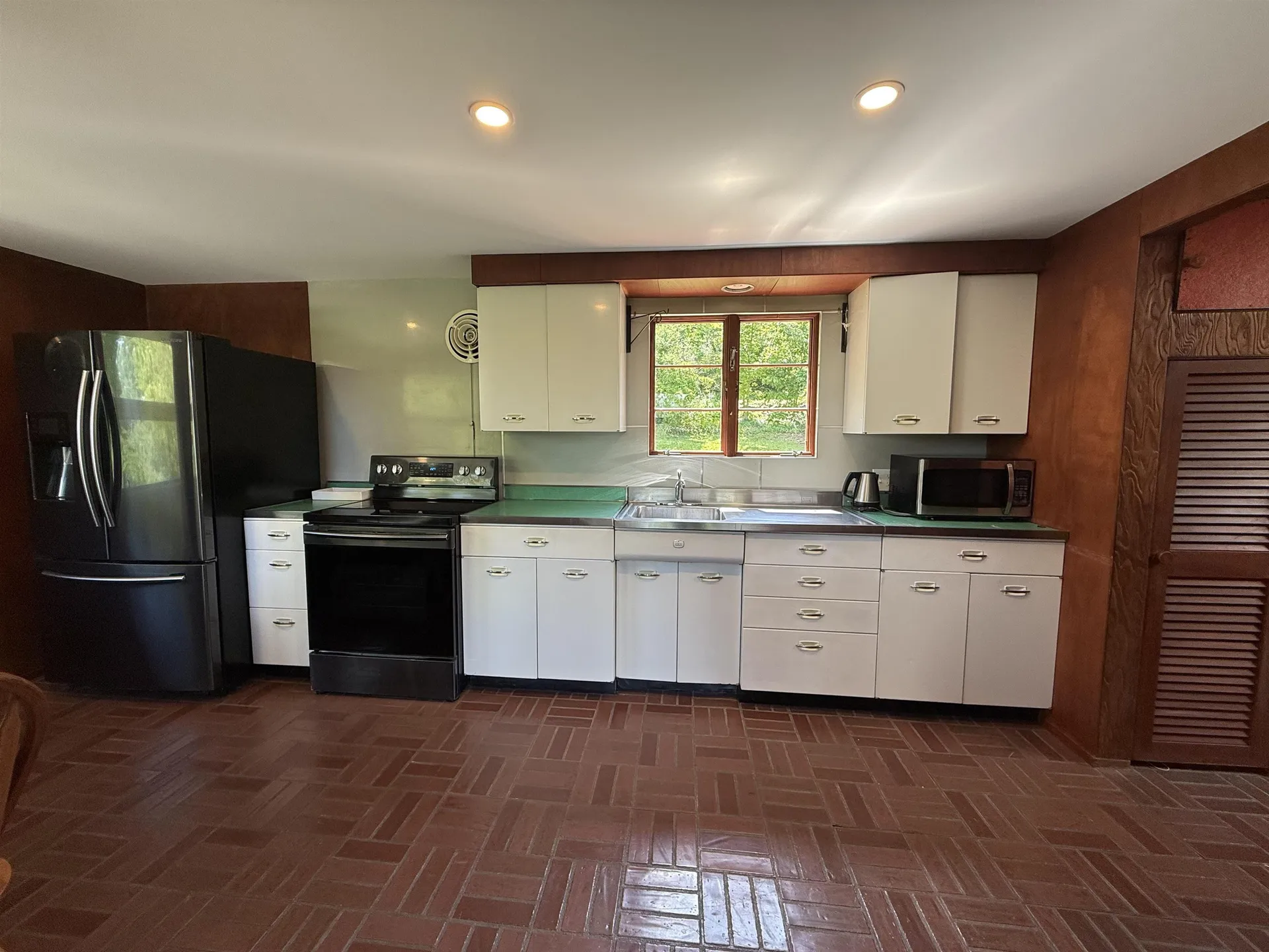 211 Pleasant Valley Road Brattleboro VT 05301