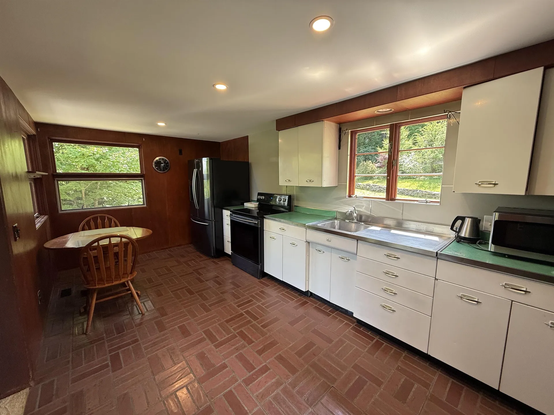211 Pleasant Valley Road Brattleboro VT 05301