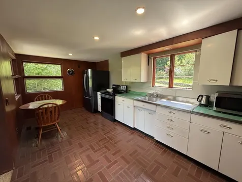 211 Pleasant Valley Road Brattleboro VT 05301