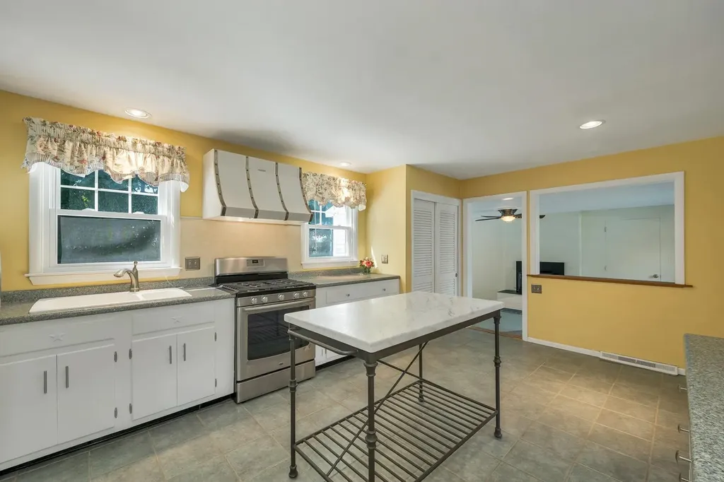 45 Mariette Drive Portsmouth NH 03801