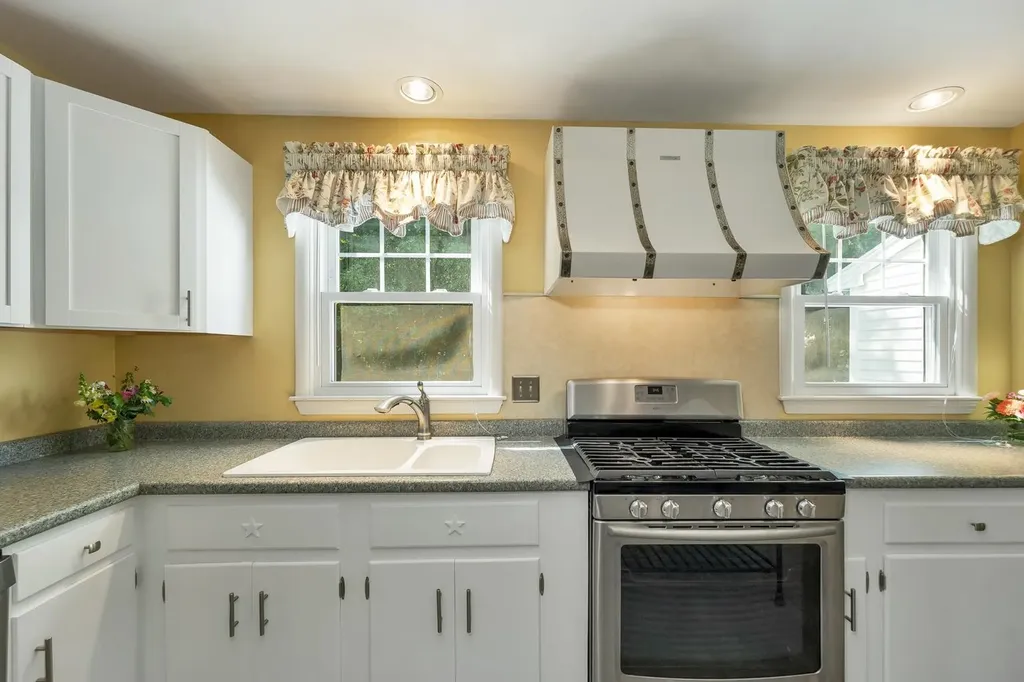 45 Mariette Drive Portsmouth NH 03801