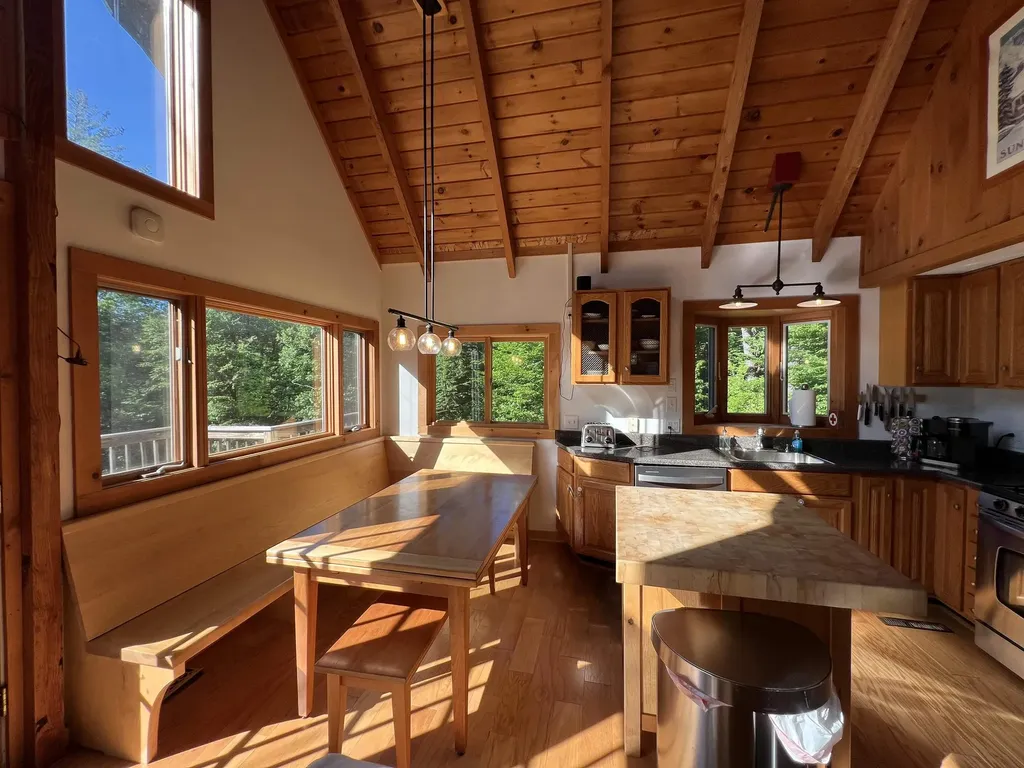 163 Howe Farm Road Jamaica VT 05343