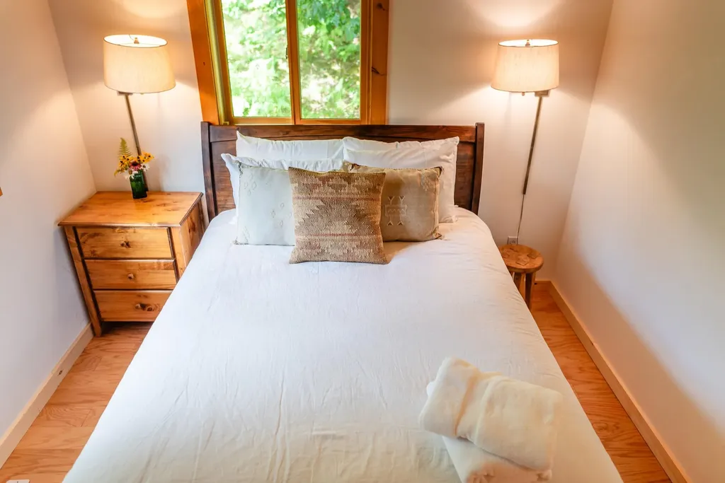 163 Howe Farm Road Jamaica VT 05343