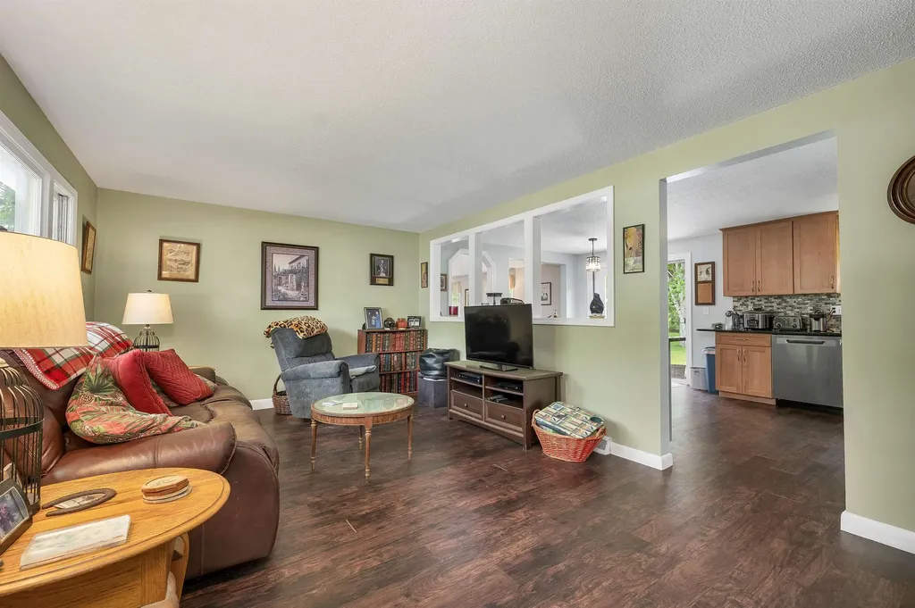 8 Toftree Lane Dover NH 03820