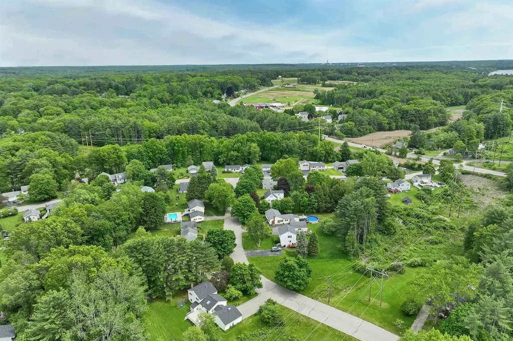 8 Toftree Lane Dover NH 03820