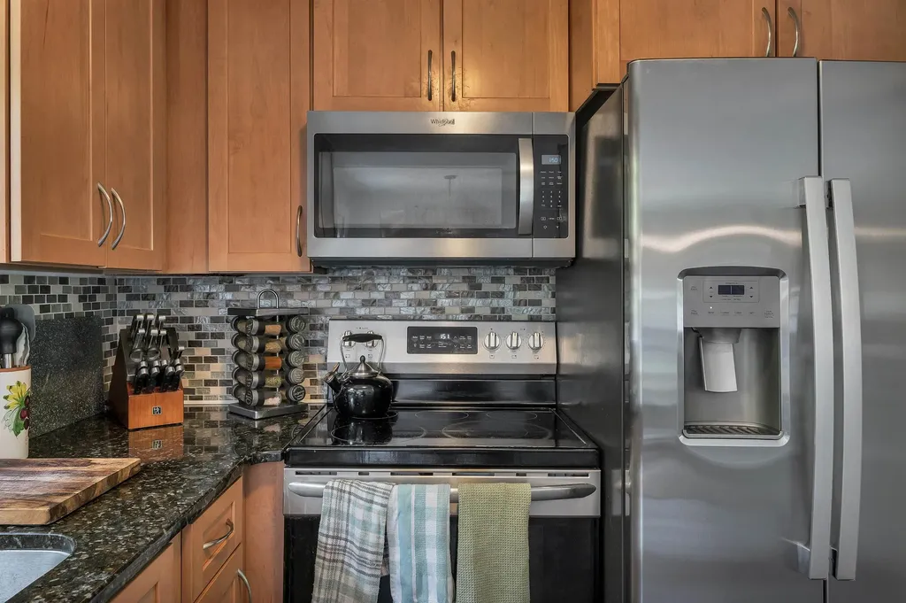 8 Toftree Lane Dover NH 03820